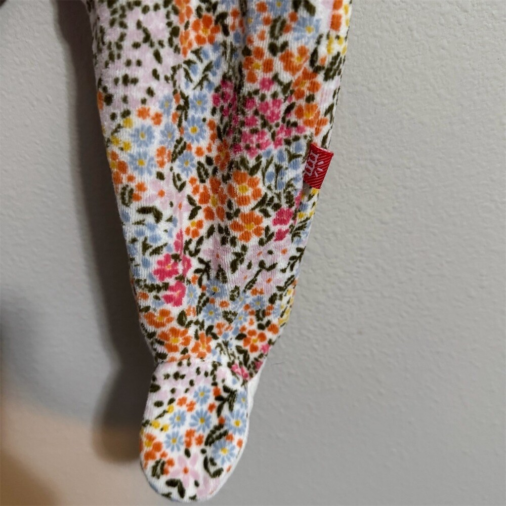 Magnetic Me Footie Sleeper Baby Girls 3-6 Months Multicolor Ditsy Floral - Picture 5 of 5